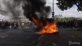 Parigi, protesta lavoratori sanitari: scontri e almeno 16 arresti