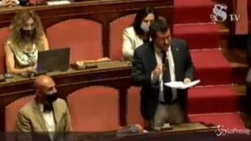 Salvini: “Far pagare tasse a italiani è follia, significa vivere su Marte”