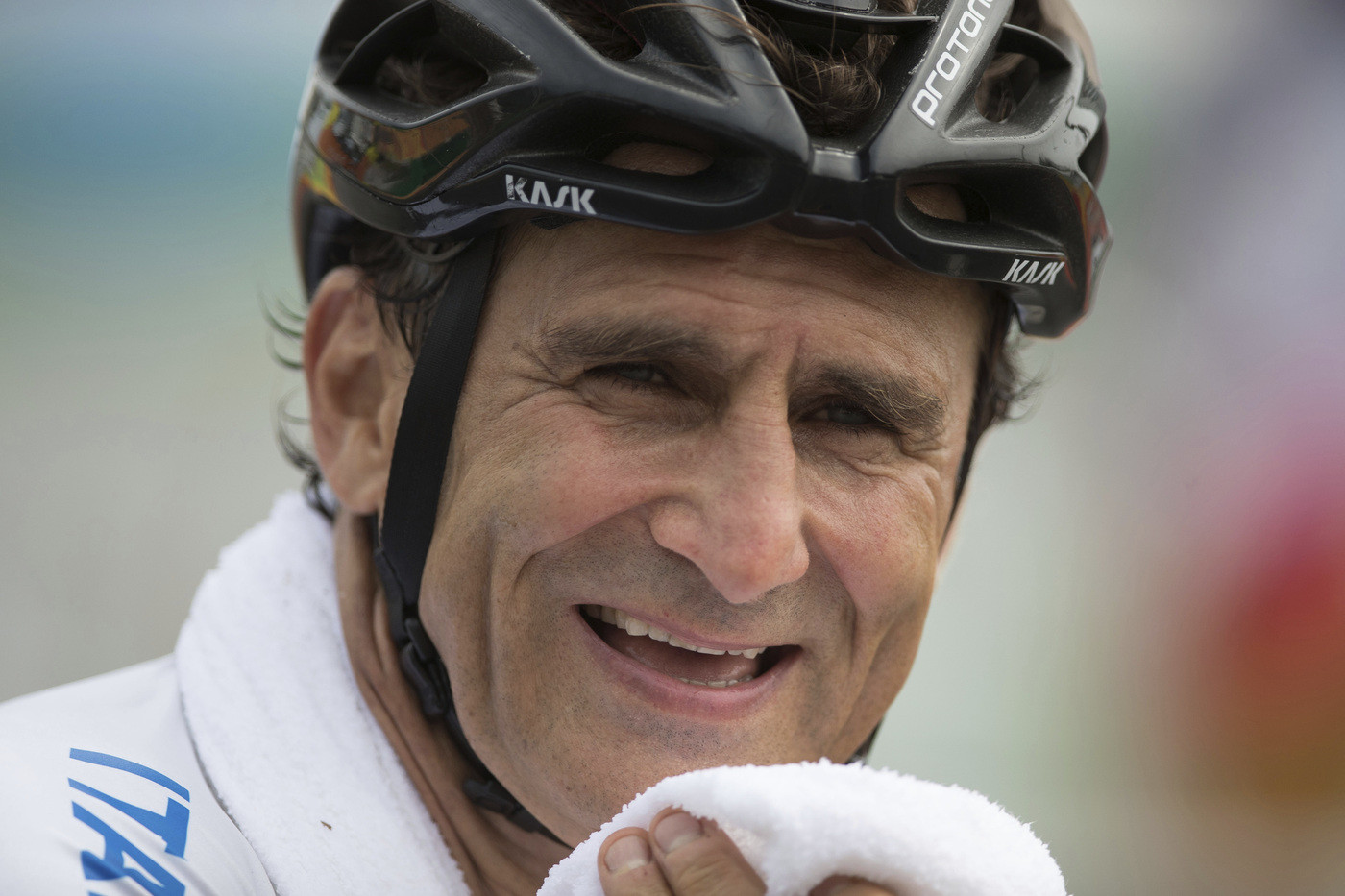 #Alexnonmollare, la marea social di solidarietà per Zanardi