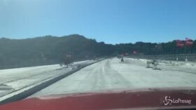 Genova, la prima auto attraversa il nuovo ponte