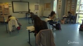 Scuola, da settembre turni differenziati e in aula anche sabato