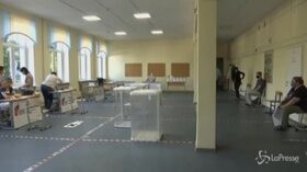 Russia: tra mascherine e distanziamento sociale al via il voto sul referendum costituzionale