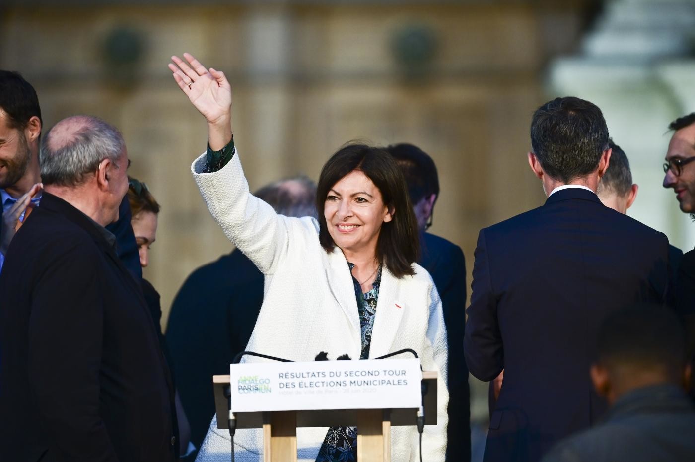 Francia: premier Philippe eletto sindaco a Le Havre. La Hidalgo confermata a Parigi. Vince l’astensione