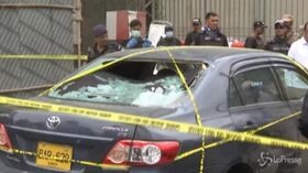 Pakistan, attacco alla borsa di Karachi: almeno 10 morti