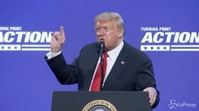 Posta un video con suprematisti bianchi, bufera su Trump
