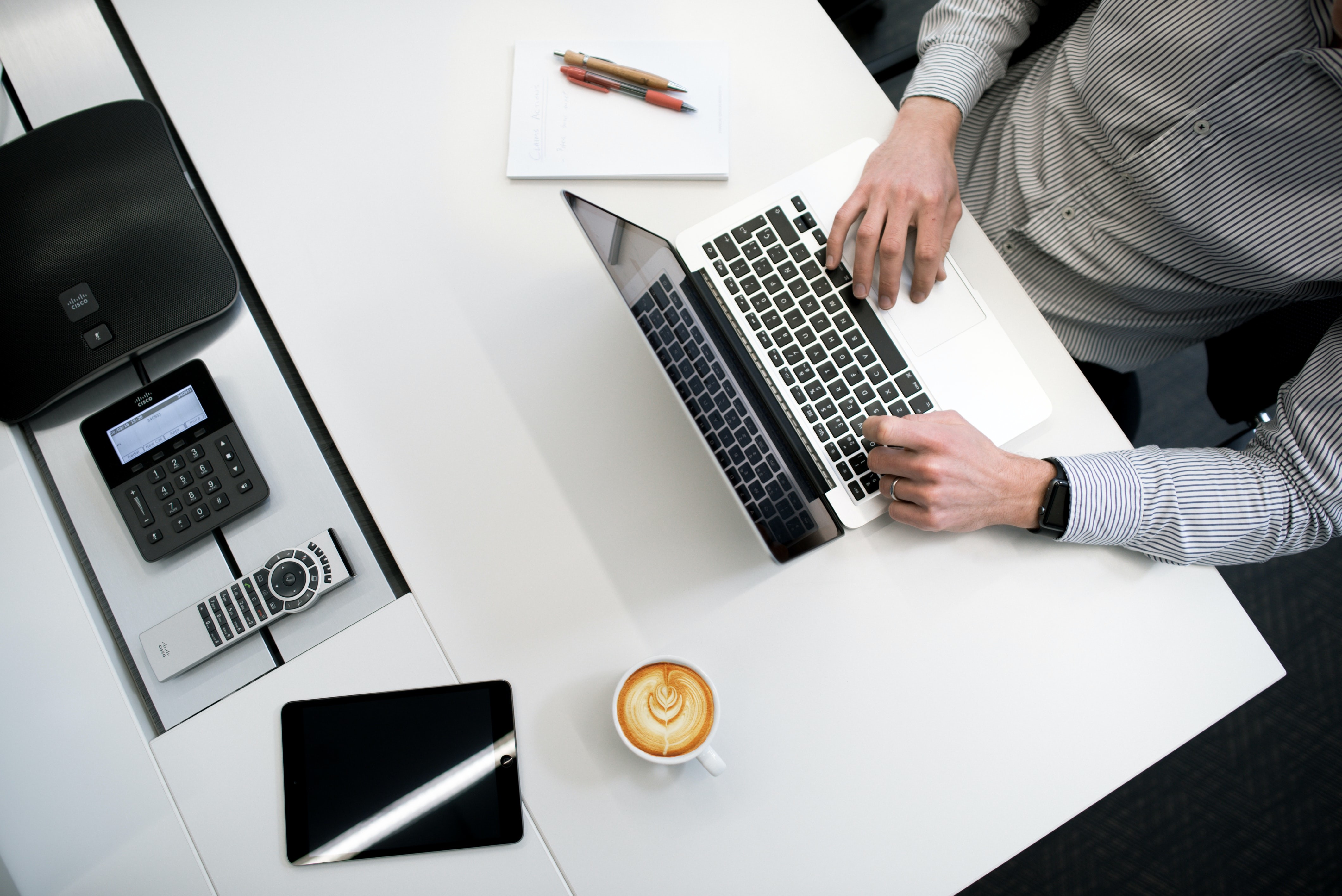 Ecco la bozza del Dl Semplificazioni: dall’obbligo di favorire lo smartworking nella Pa agli investimenti pubblici