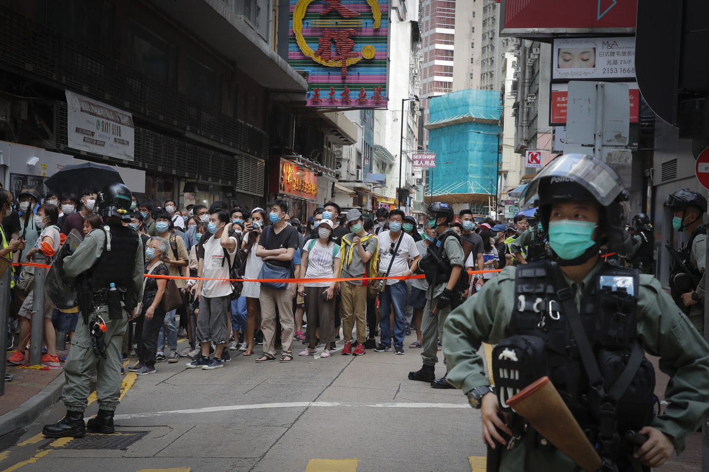 Hong Kong, migliaia in piazza contro la nuova legge su sicurezza nazionale. Decine di arresti