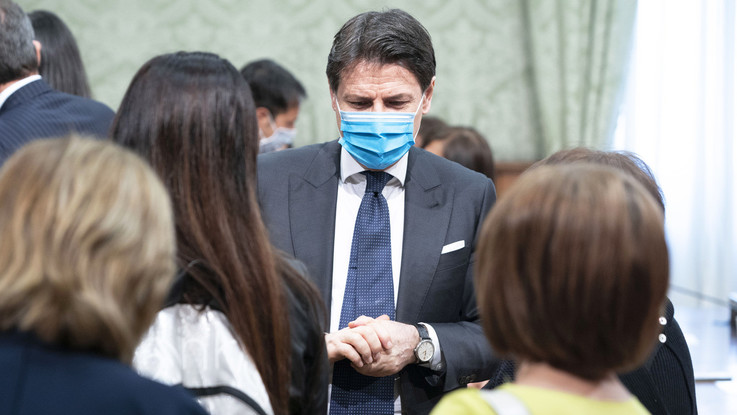 Dl Semplificazioni, Conte prova allungo: Correre, ho fretta. Resta nodo appalti