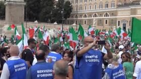 Centrodestra a Roma, i militanti: “Questo governo ci manda in rovina”