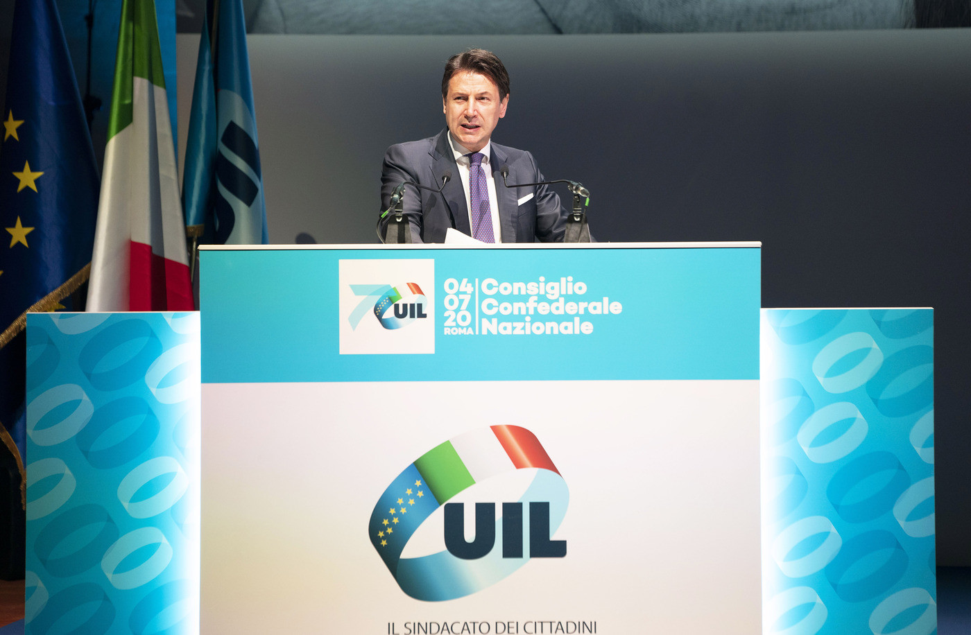 Conte stufo degli attacchi: Governo non è attendista. E rilancia riforma fisco
