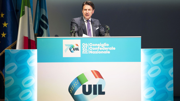 Conte stufo degli attacchi: Governo non è attendista. E rilancia riforma fisco