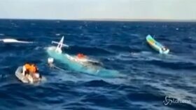 Si ribalta una barca da pesca in Indonesia, 2 morti e 7 dispersi
