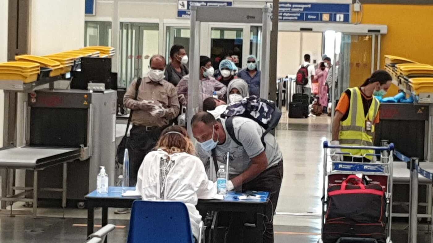 Coronavirus, troppi positivi da Dacca: stop ai voli in arrivo dal Bangladesh
