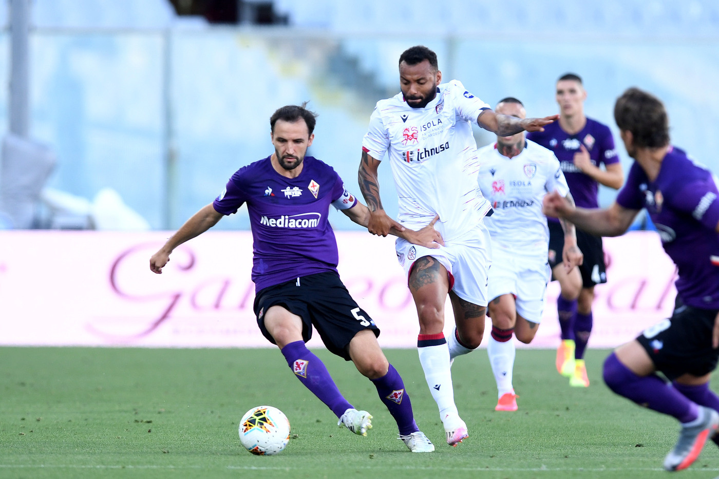 Fiorentina e Cagliari si annullano: reti inviolate al Franchi