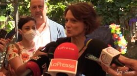 Bonetti a Napoli in centro estivo: “Qui prospettiva di speranza. Il paese può ripartire”