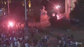 Serbia, il governo diffonde immagini delle violenze davanti al Parlamento