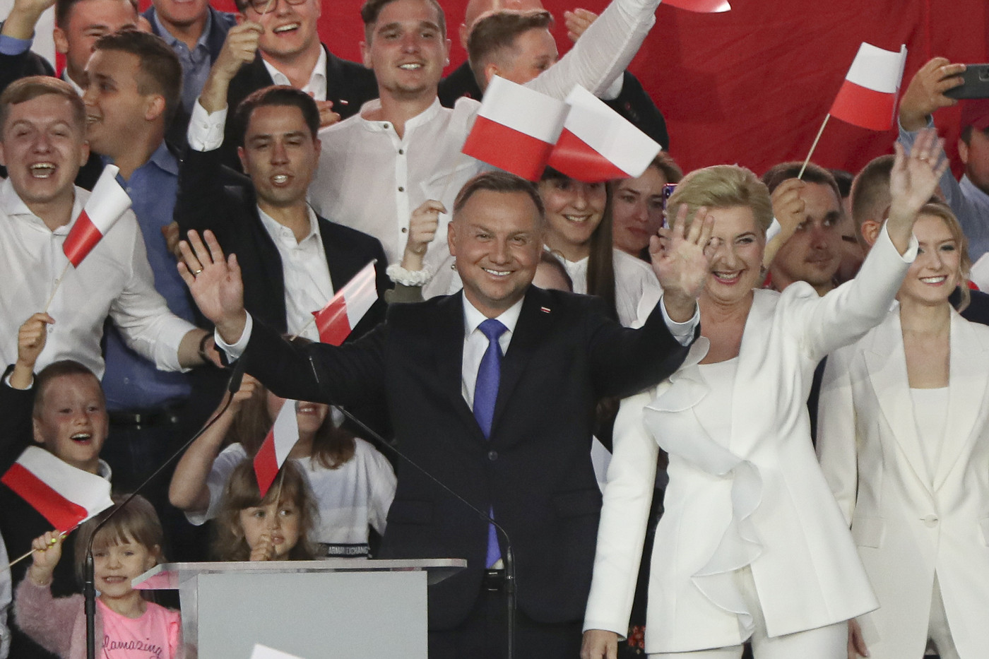 Polonia, Duda vince elezioni presidenziali con 51,21% voti