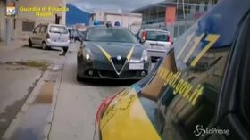 Napoli, sequestrate 2 tonnellate sigarette a organizzazione di contrabbandieri