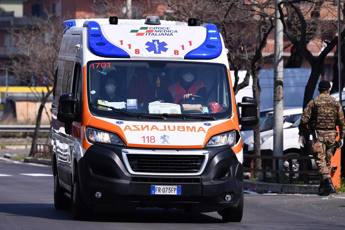 Morti sul lavoro, un uomo schiacciato tra due lastre di marmo a Pietrasanta