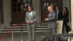 Londra, Johnny Depp e Amber Heard: arrivi separati in tribunale
