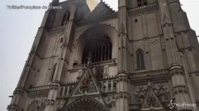 Nantes: rogo nella cattedrale gotica, oltre 100 pompieri impegnati