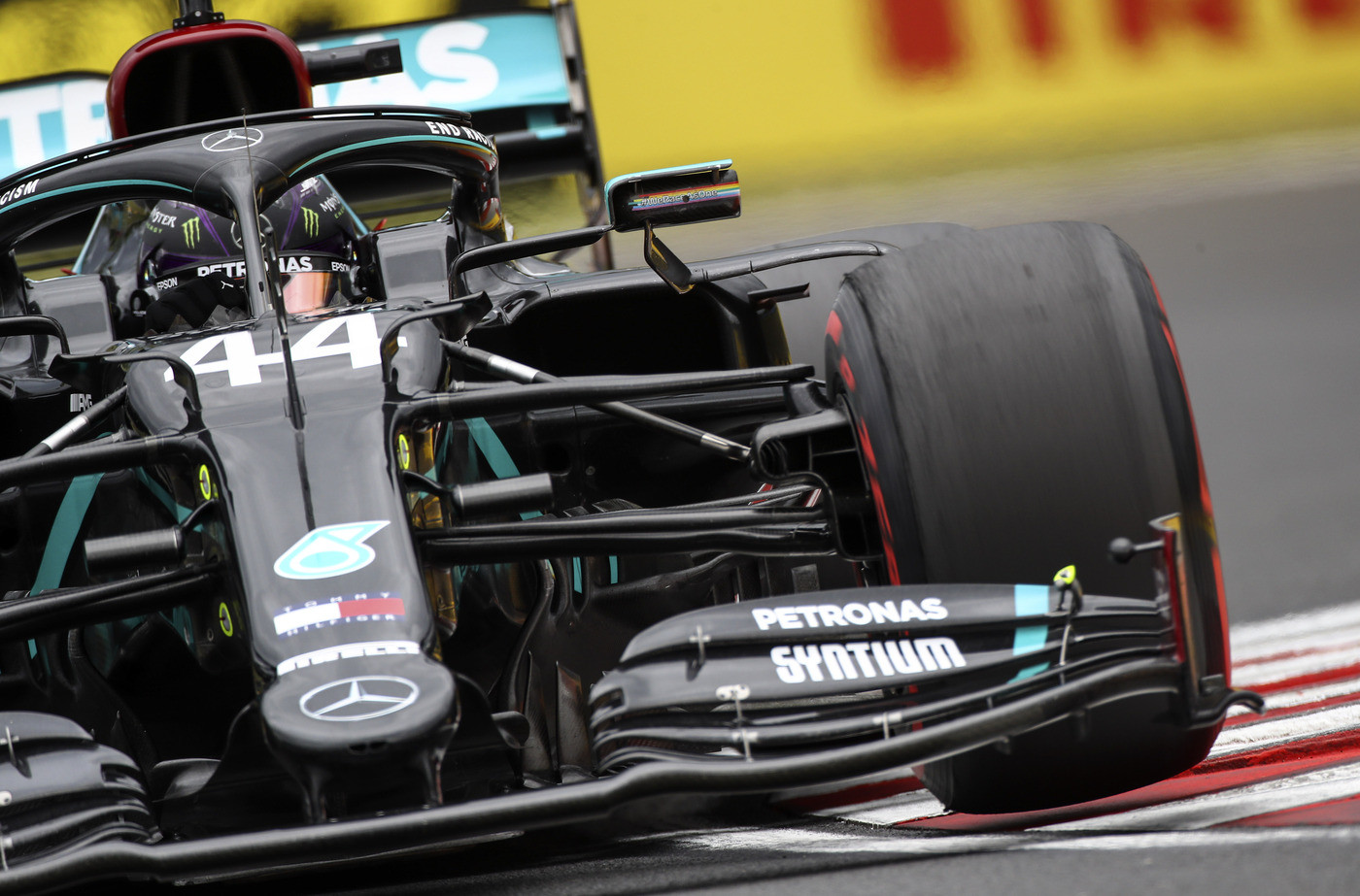 F1, in Ungheria la pole position è di Lewis Hamilton