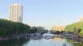 Drive-in sulla Senna, a Parigi al cinema si va in barca