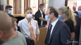 Israele: Bar Refaeli in tribunale, folla ad accoglierla