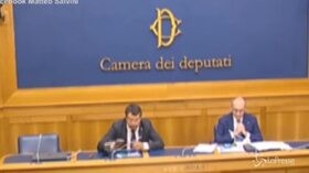 Accordo Ue, Salvini: “Forza Italia? Contenta che il destino dell’Italia sia in mano alla Commissione”