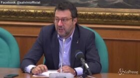 Salvini: “Conte pontefice in Aula, camminava sulle acque e regalava soldi”