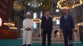 Erdogan a Santa Sofia dopo la conversione in Moschea della storica basilica