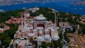 Istanbul, in migliaia per la preghiera islamica a Santa Sofia: anche il presidente turco Erdogan