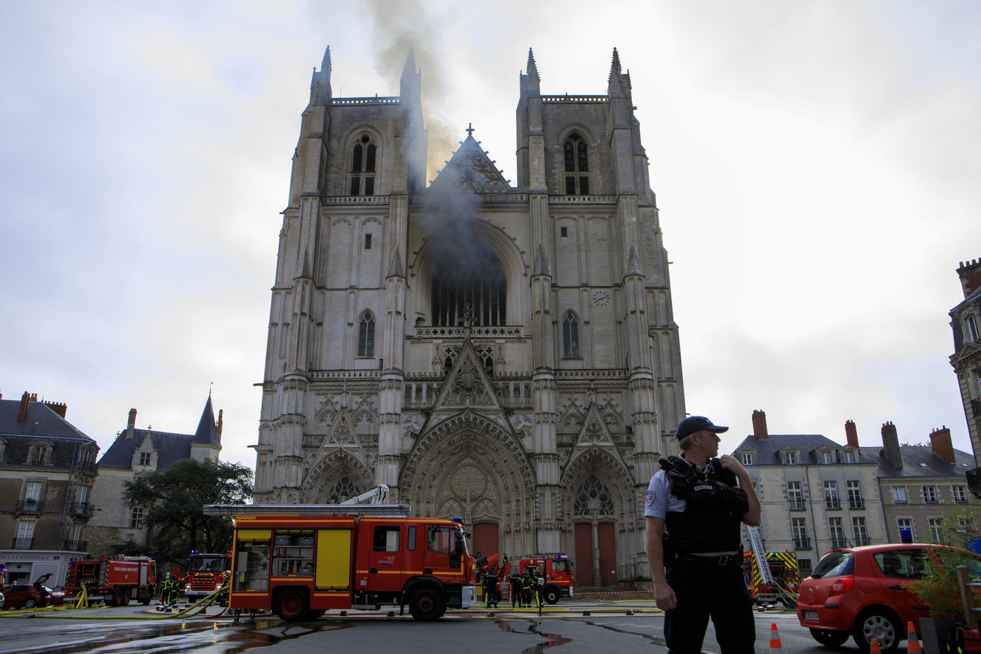 Nantes, volontario ammette di aver appiccato l’incendio alla cattedrale