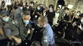 Israele: proteste contro Netanyahu, disordini a Gerusalemme