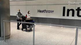 Gb, quarantena per chi arriva dalla Spagna: furiosi i passeggeri a Heathrow