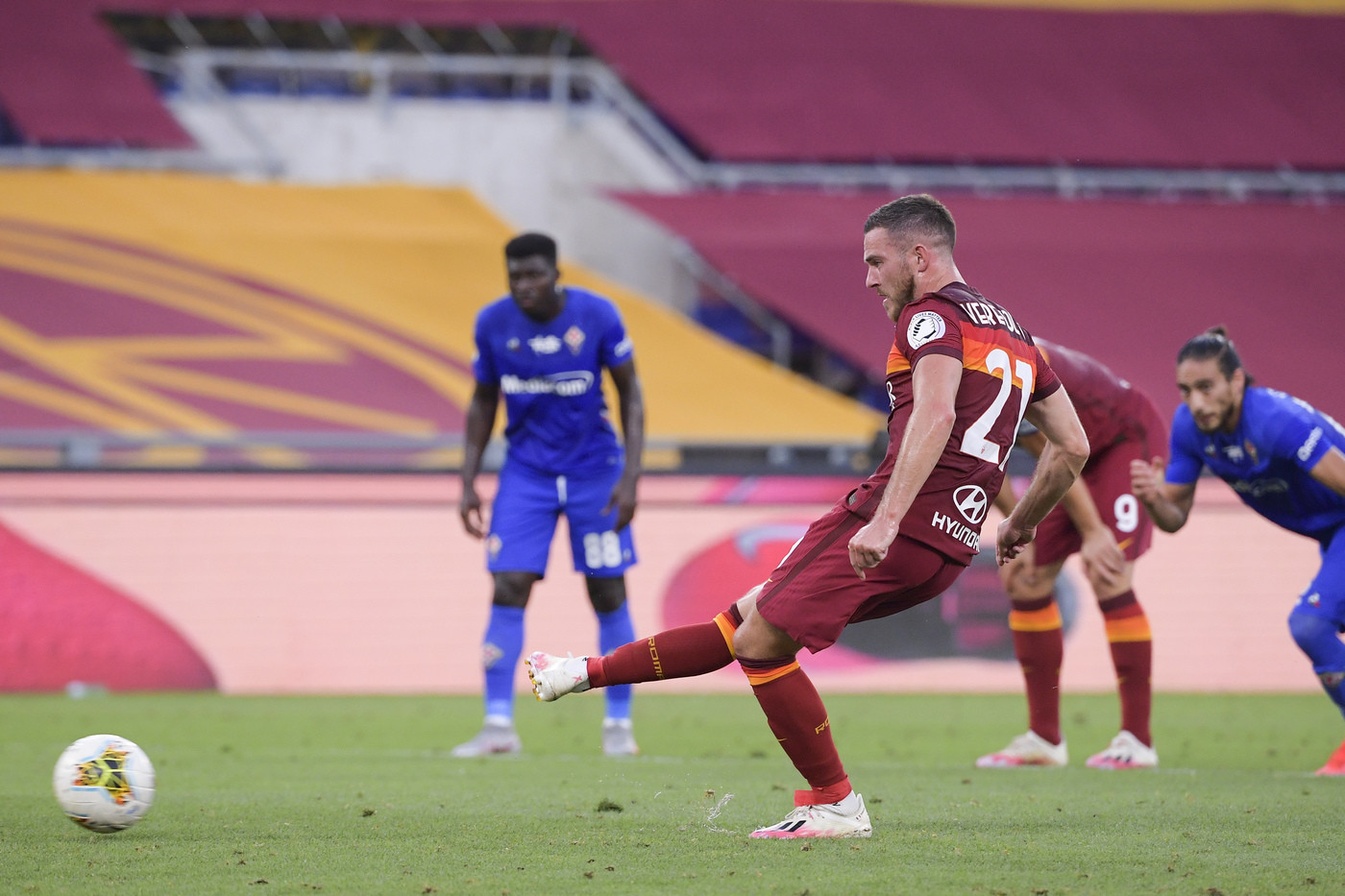 La Roma batte la Fiorentina e stacca il Milan
