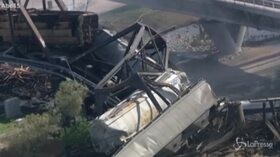 Arizona, treno deraglia e fa crollare un ponte: disastro a Phoenix