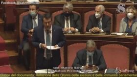 Open Arms, Salvini: “Meglio silenzio M5S che supercazzole di Renzi”