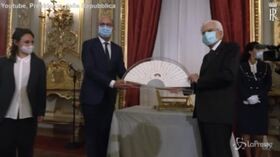 Mattarella riceve il “Ventaglio” dalla stampa parlamentare