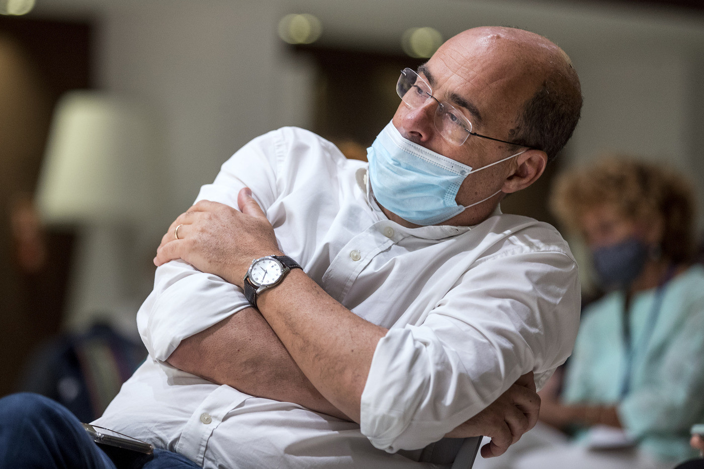 Zingaretti: “Ci sono scellerati che per farsi pubblicità tolgono la mascherina”