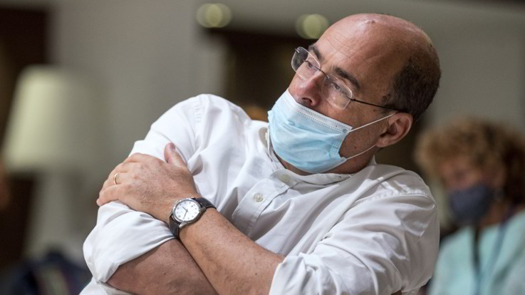 Zingaretti: "Ci sono scellerati che per farsi pubblicità tolgono la mascherina"