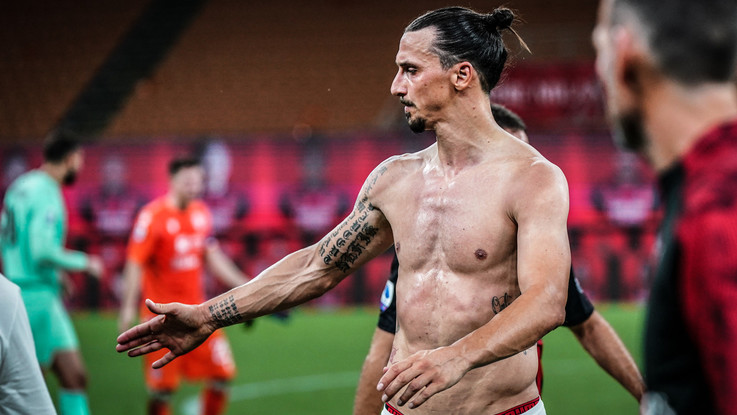 Ibra trascina ancora il Milan: Cagliari ko 3-0, Zenga saluta