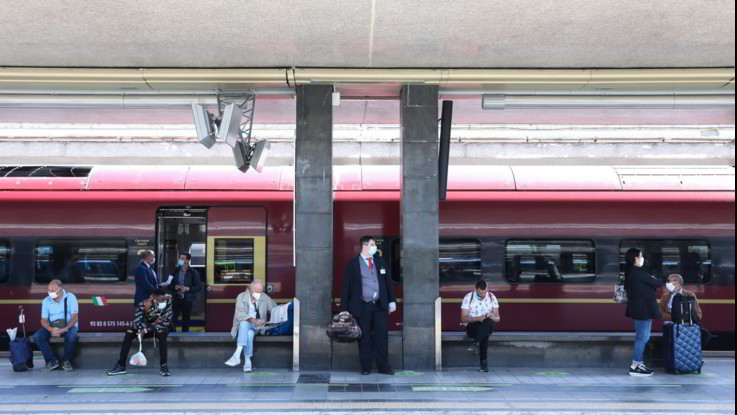 Treni, alt di Speranza: distanza resta. Mit: Mai autorizzato riempimento al 100%