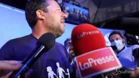 Immigrazione, Salvini: “Governo terrorizza gli italiani e fa sbarcare immigrati che portano malattie”
