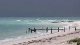 L’uragano Isaia travolge le Bahamas