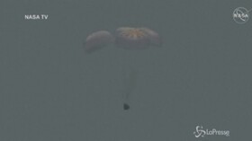 Space X Crew Dragon: le immagini dell’ammaraggio