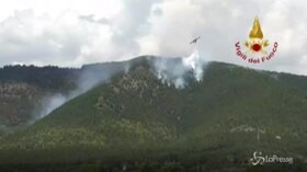 Notte di paura all’Aquila, i vigili del fuoco al lavoro da giorni
