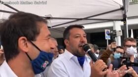 Migranti, Salvini: “Bisogna bloccare sbarchi? Conte un genio”