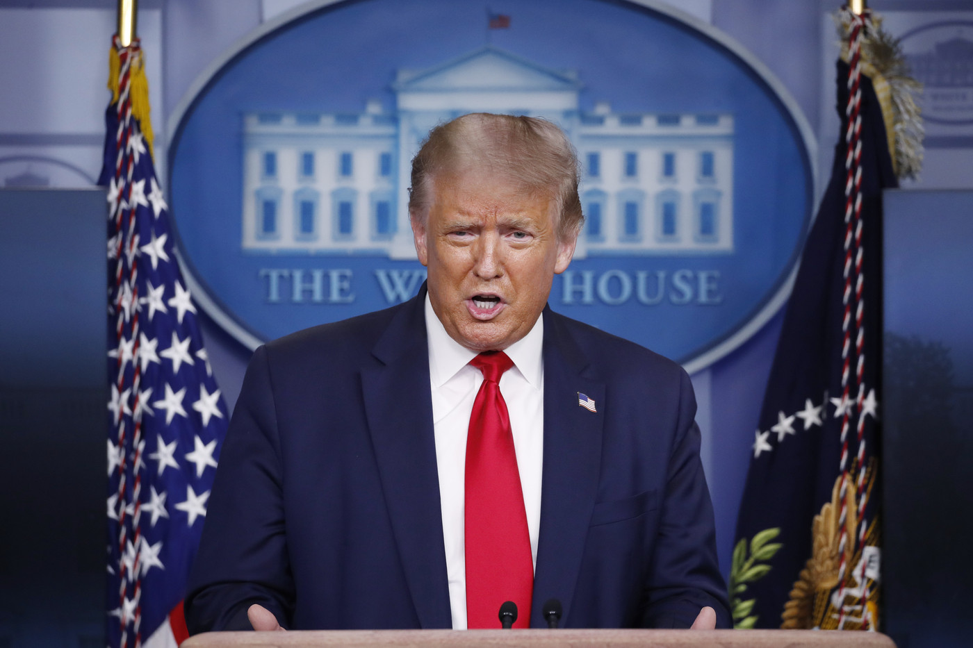 Libano,  Trump ipotizza attacco causato da bomba