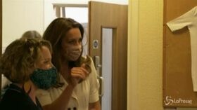 Royal: prima uscita pubblica per Kate con la mascherina